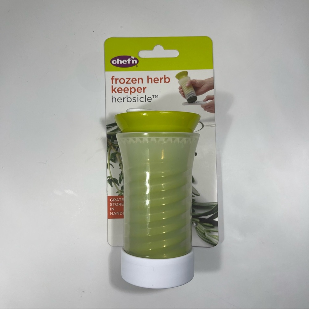 Chef'n Frozen Herb Keeper Hersicle